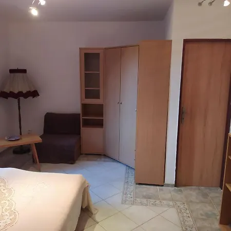 Samostatny Byt V Rodinnem Dome Homestay *